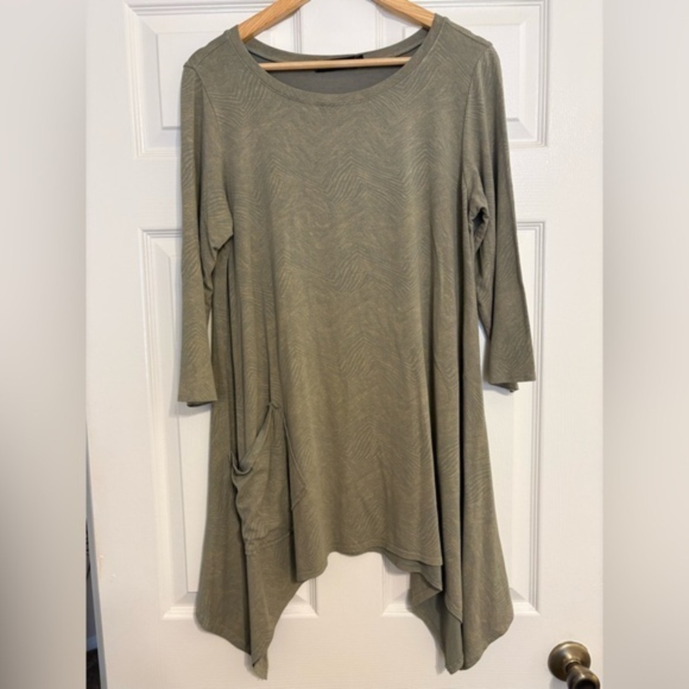Cut Loose Boat Neck Sharkbite Hem Clay Swirl Design Lagenlook 3/4 Sleeve Top S